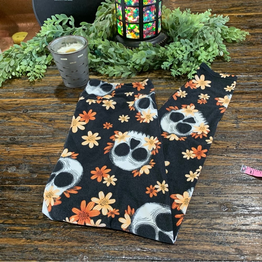LuLaRoe TC Fright Club Floral Skull Halloween Leggings Tall Curvy - Picture 11 of 16